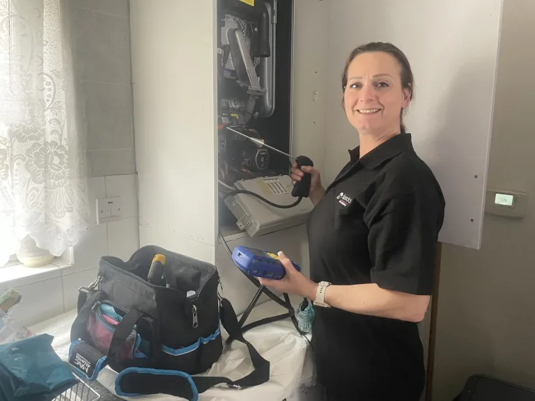 Lara analysing scaled 1 768x576